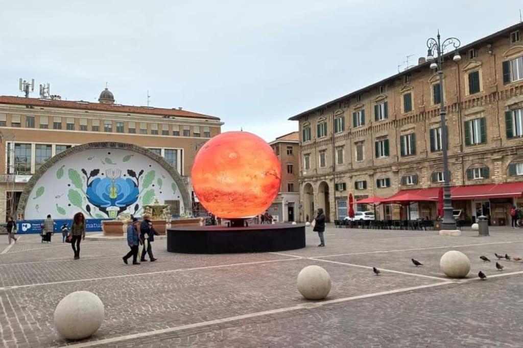 Il Nido Di Silvia A Due Passi Dal Teatro Rossini Apartment Pesaro Exterior photo